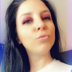 Meet your Posher, Ally